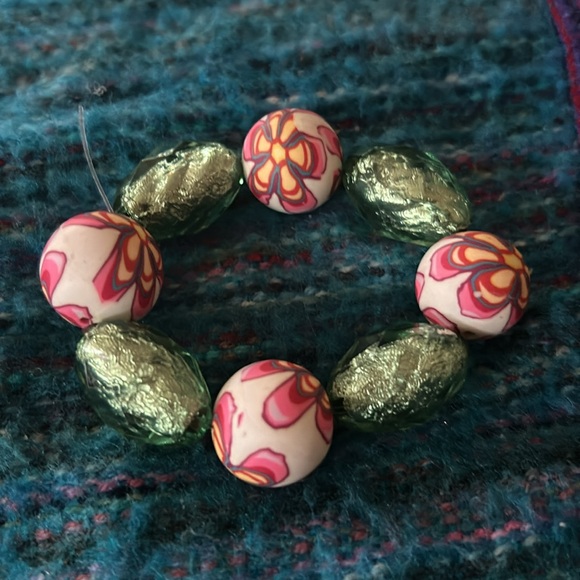 Bracelets - Picture 4 of 5